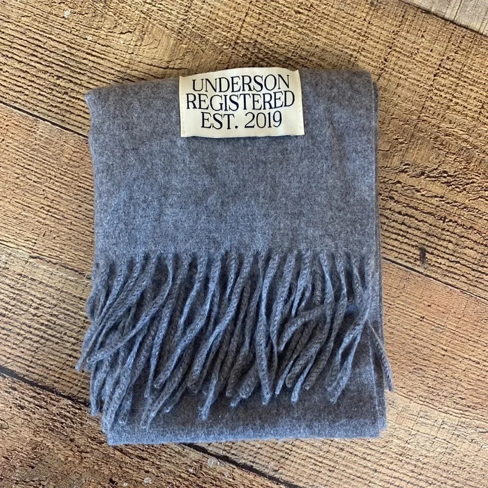 Underson Registered Est 2019 100% Cashmere‎ Scarf One Size Gray Rectangle Fringe
